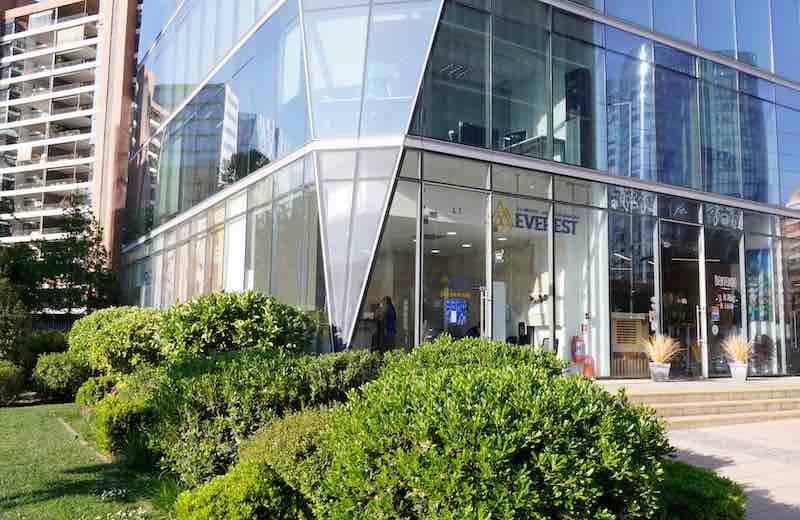 Fachada Clínica Everest Nueva Las Condes
